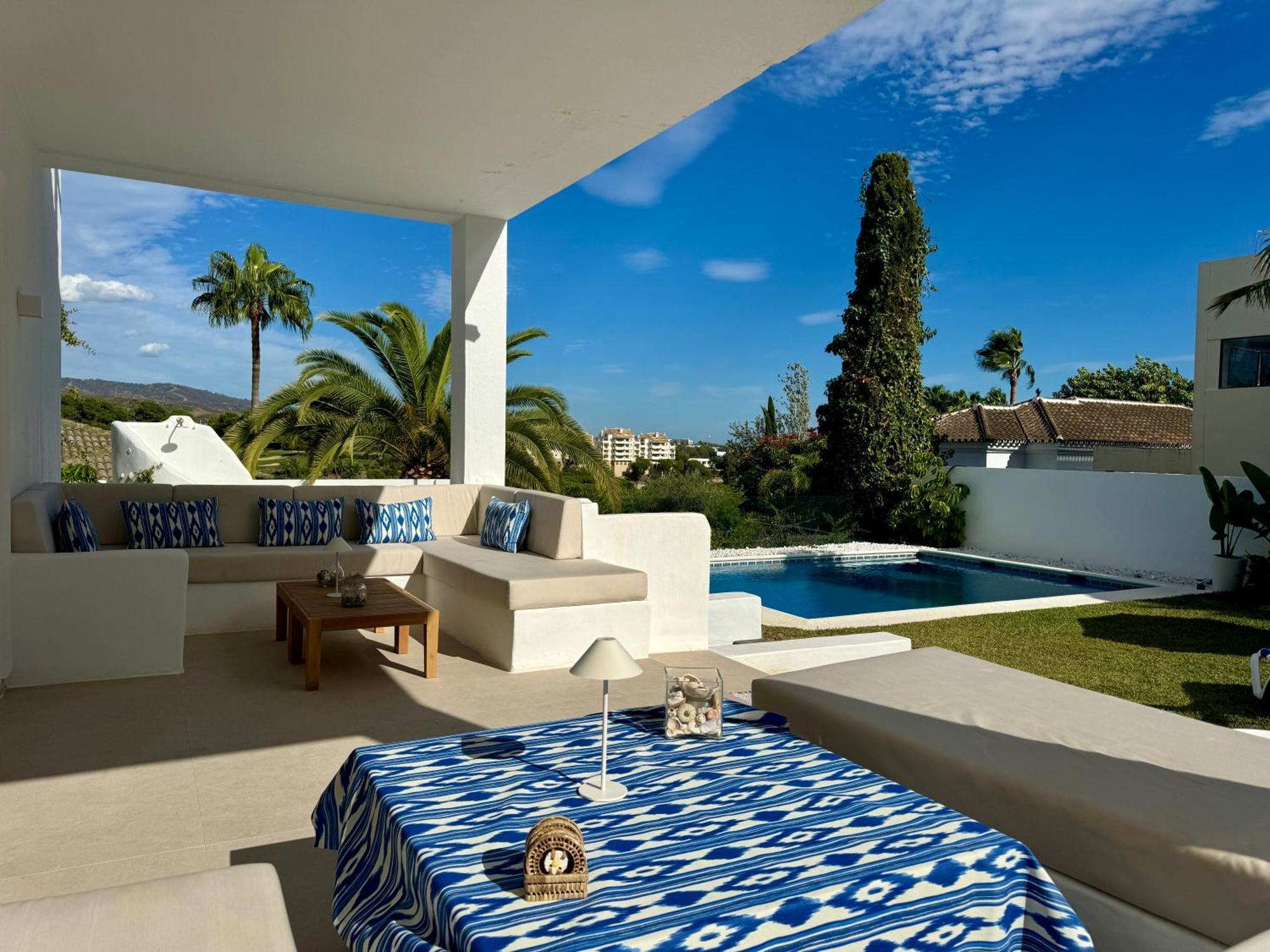 Aurora Boutique House - Only Adults Bed and Breakfast Marbella Eksteriør billede