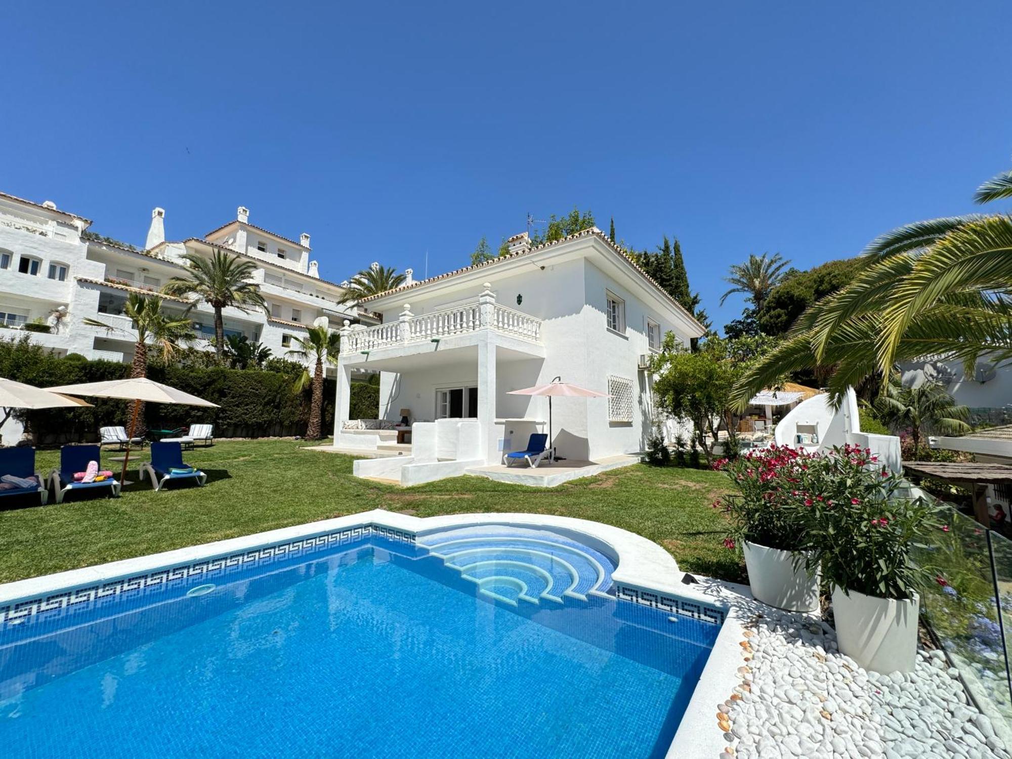 Aurora Boutique House - Only Adults Bed and Breakfast Marbella Eksteriør billede