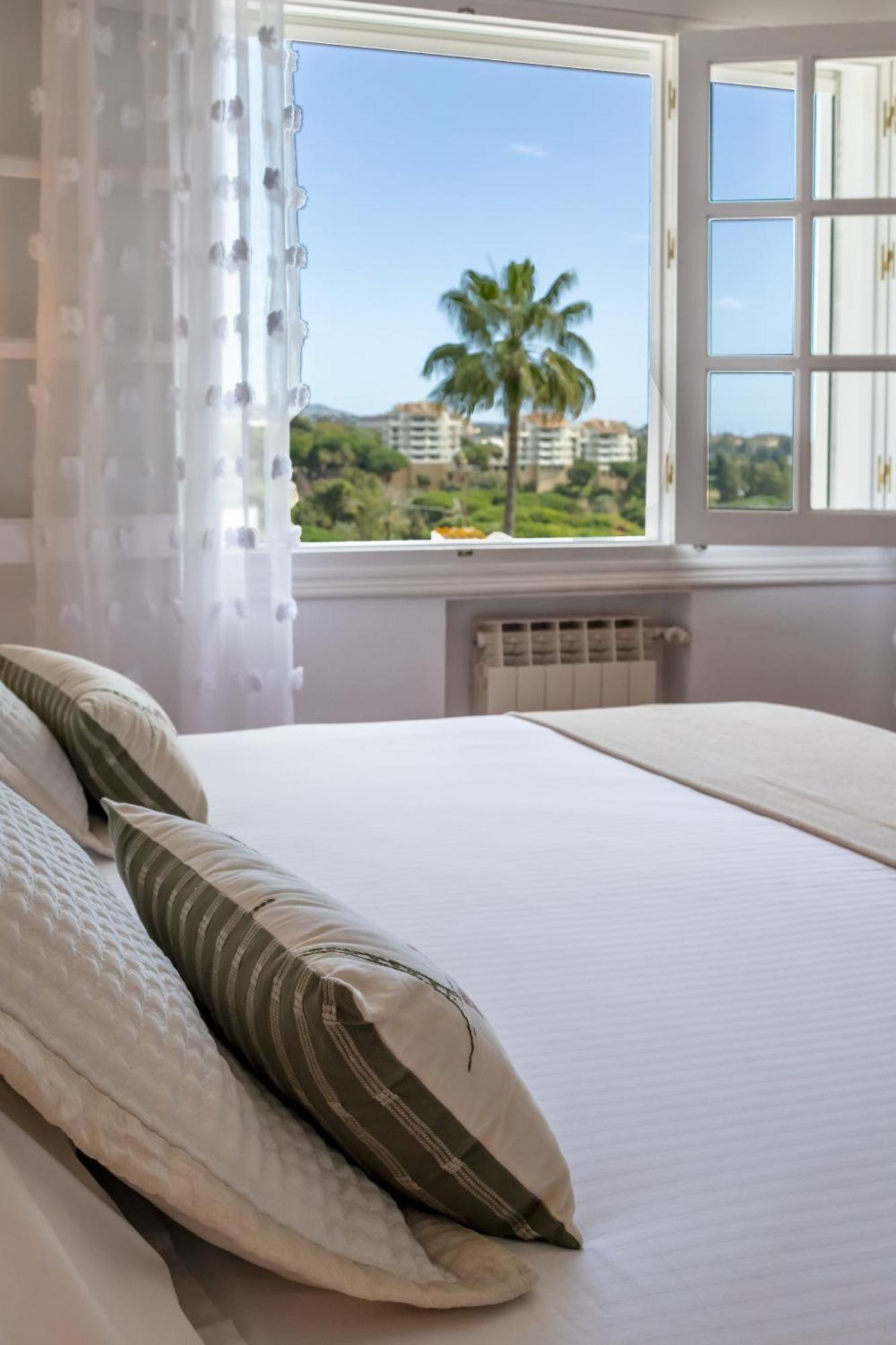 Aurora Boutique House - Only Adults Bed and Breakfast Marbella Eksteriør billede