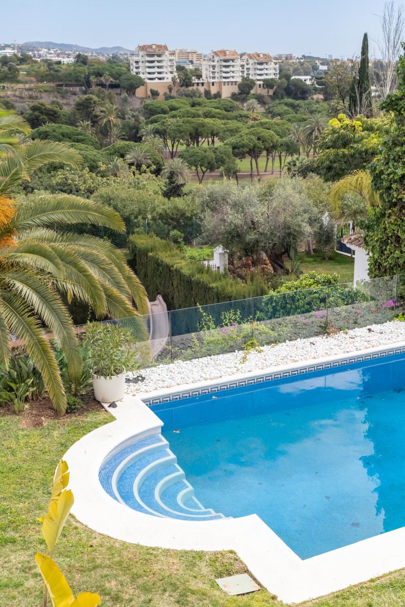 Aurora Boutique House - Only Adults Bed and Breakfast Marbella Eksteriør billede